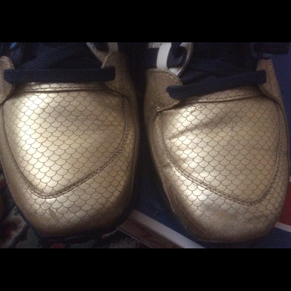 Ronnie Fieg x Adidas NYC's Bravest EQT 93 support - Picture 2 of 8